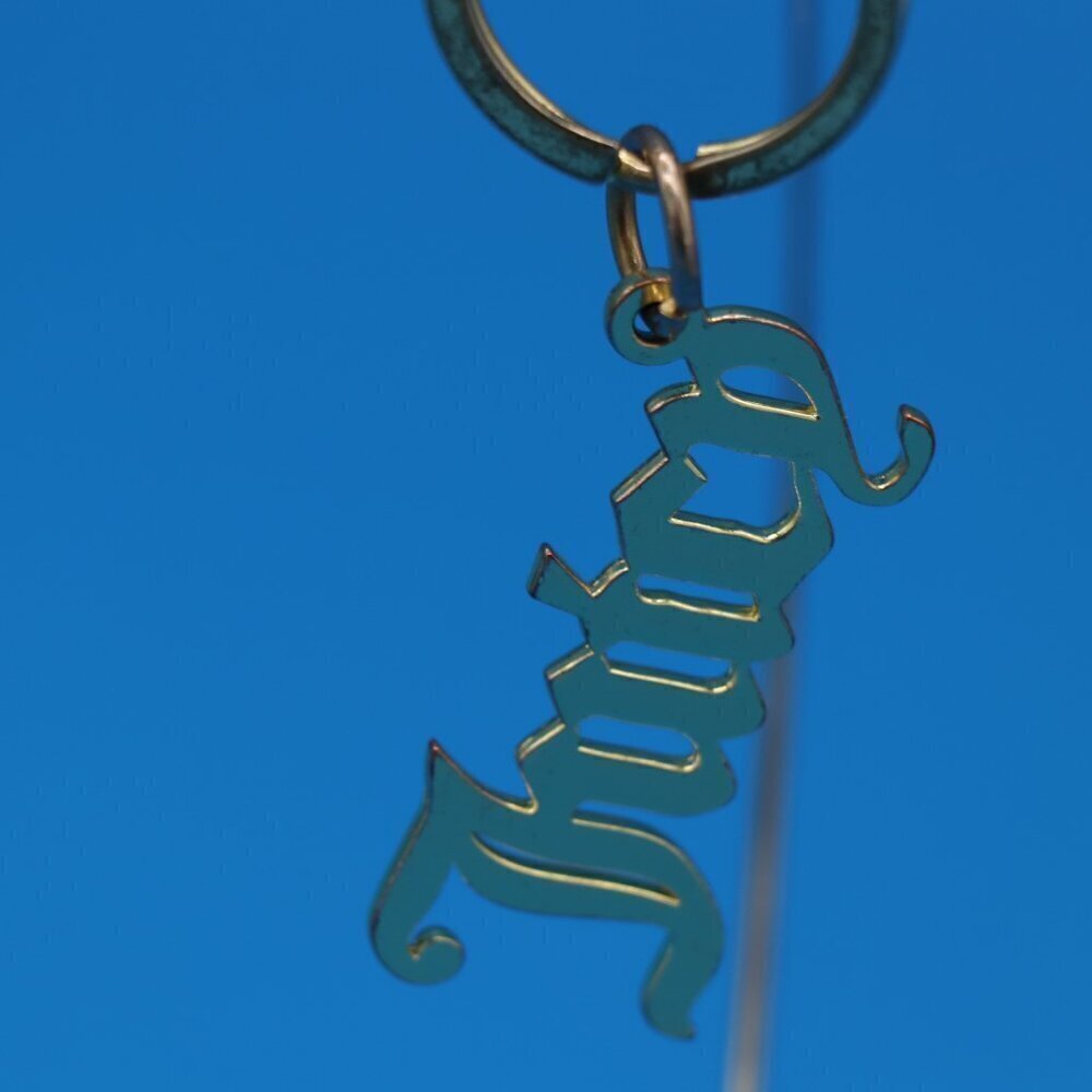 Juicy Couture Pre Loved Gold Toned Key Chain - Picture 3 of 6